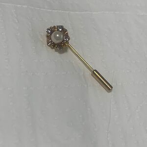 Floral Crystal and Faux Pearl Lapel Pin